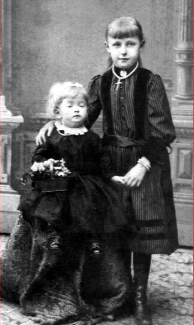 Else Heydorn mit ihrer Schwester Lotte