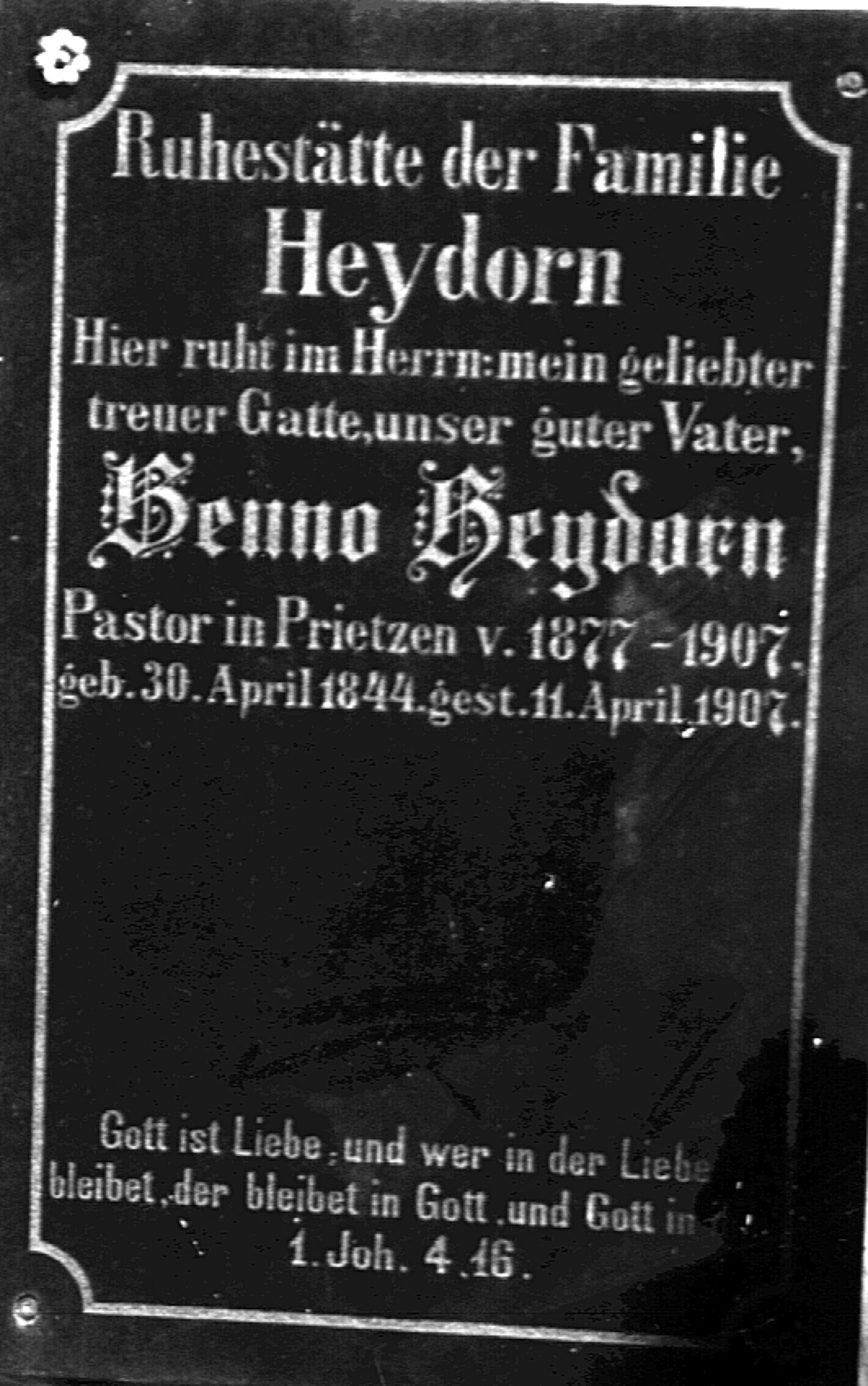 Tafel: Ruhestätte der Familie Heydorn