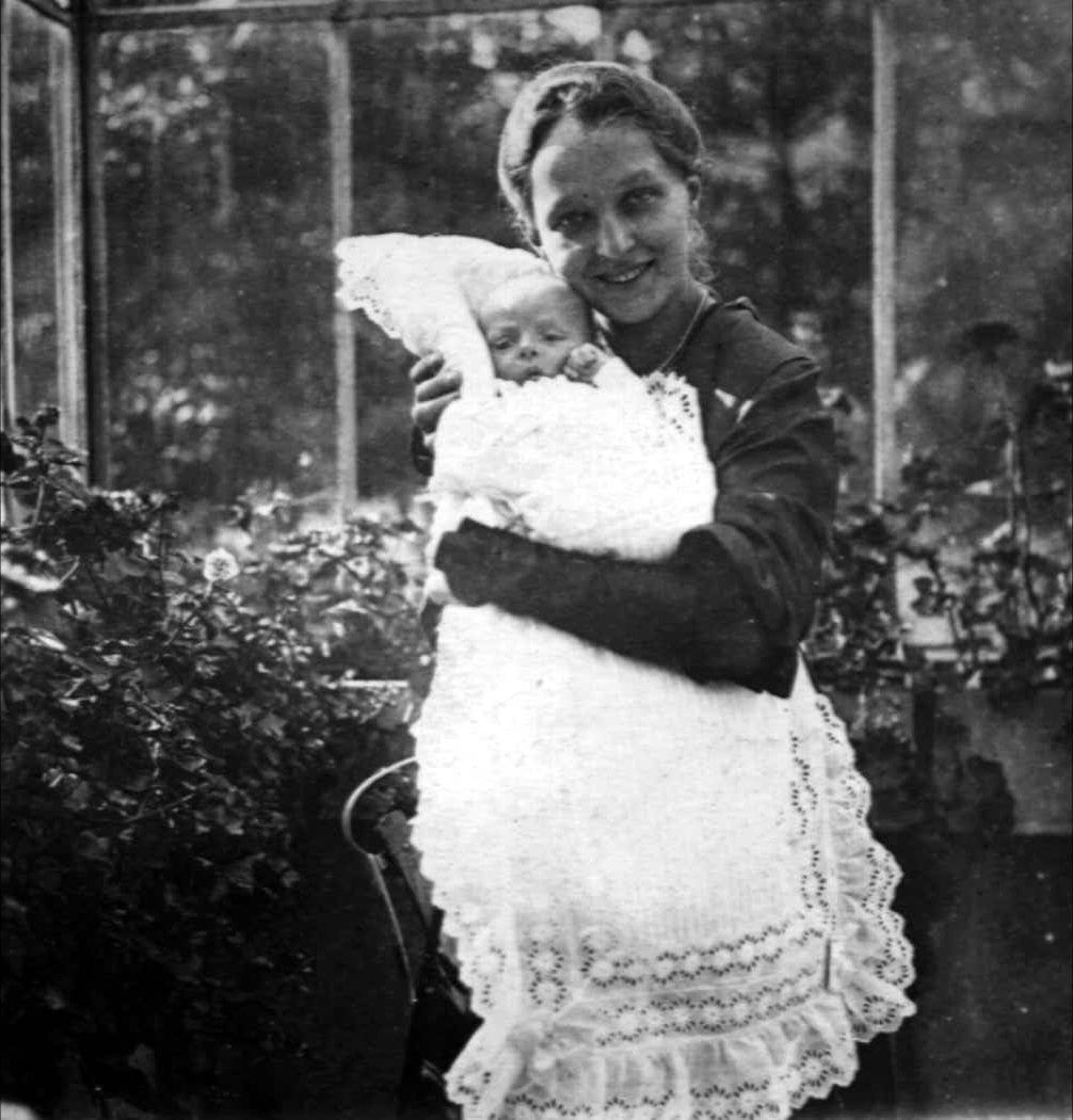 Marianne Heydorn mit Kind